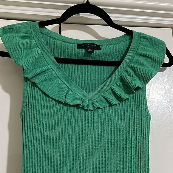 Ann Taylor SP Green Ruffled Sleeveless Top - Picture 6 of 9